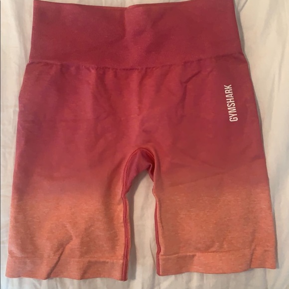 Gymshark Pants - NWOT gymshark biker shorts